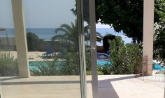 Luxury 3 bedroom apartment with swimming pool for sale in Amathus area