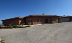 7 bedroom house with swimming pool for sale in Palaiometocho