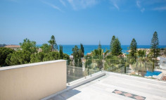 4 bedrooms house with swimming pool for sale in Coral Bay