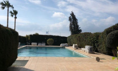 3 bedroom furnished apartment with swimming pool for sale in Germasogeia Tourist Area