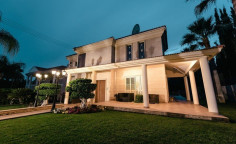 Luxury 4 bedroom house with swimming pool for sale in Germasogeia Tourist Area