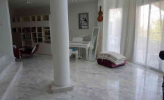 Lovely 5 bedroom house with swimming pool for sale in Agios Athanasios