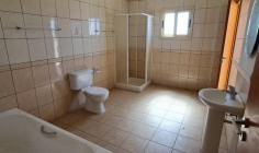 4 bedroom bungalow with swimming pool for sale in Frenaros