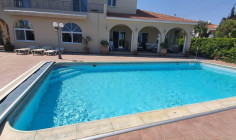 5 bedroom house with swimming pool for sale in Livadia