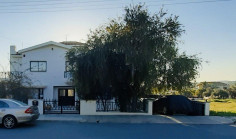5 bedroom furnished house with swimming pool to rent in Kalogiroi