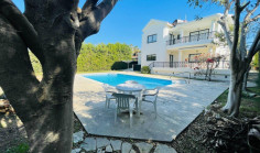 5 bedroom furnished house with swimming pool to rent in Kalogiroi