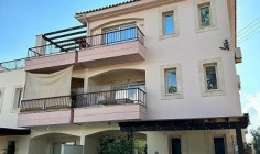 Spacious 2 bedroom apartment for sale in Anavargos