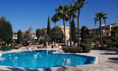 Large 3 bedrooms house with swimming pool for sale in Tombs of the Kings