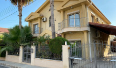 Luxury 5 bedroom furnished house with swimming pool to rent in Germasogeia Tourist Area