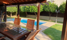 Luxury 5 bedroom furnished house with swimming pool to rent in Germasogeia Tourist Area