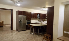 Luxury 4 bedroom house with swimming pool to rent in Palodia