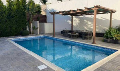 4 bedroom house with swimming pool to rent in Mouttagiaka