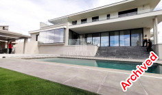 Spacious 5 bedroom house with swimming pool for sale in Germasogeia