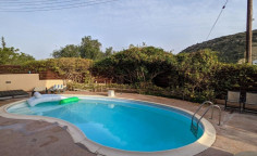 Large 5 bedrooms house with swimming pool for sale in Germasogeia