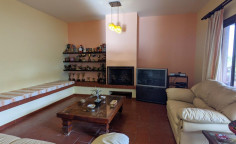Large 5 bedrooms house with swimming pool for sale in Germasogeia