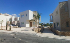 3 beds house with swimming pool for sale in Chloraka
