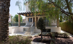 Large 3 bedroom house with swimming pool for sale in Poli Crysochous