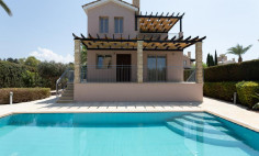 Beautiful 3 bedroom house with swimming pool for sale in Poli Crysochous