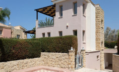 Beautiful 3 bedroom house with swimming pool for sale in Poli Crysochous