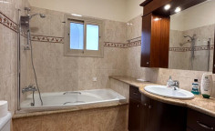 Luxury 5 bedroom house with swimming pool to rent in Agia Fyla