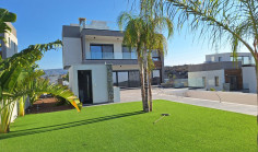 4 bedroom furnished house with swimming pool to rent in Parekklisia
