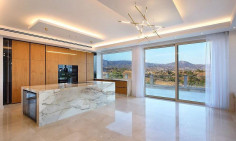 Large 5 bedrooms house with swimming pool for sale in Parekklisia