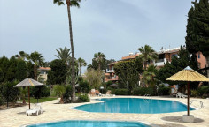Spacious 1 bedrooms apartment with swimming pool for sale in Kato Paphos