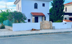 Spacious 2 bedroom house for sale in Pissouri