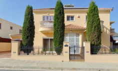 Luxury 4 bedroom furnished house for sale in Episkopi