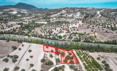 Residential 2132 m2 for sale in Alethriko, Larnaca