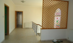 4 bedroom detached house Dekelia road walking distance from the beach 