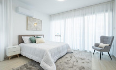 4 house with swimming pool for sale in Livadia