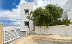 5 bedroom seafront villa for sale, Ayia Triada 
