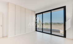 4 bedroom unfurnished villa for sale in Dromolaxia
