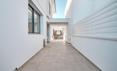 4 bedroom unfurnished villa for sale in Dromolaxia