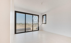 4 bedroom unfurnished villa for sale in Dromolaxia