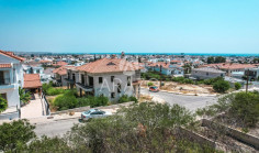 Luxury residential 575 m2 for sale in Oroklini, Larnaca