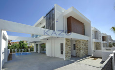 Modern 5 bedroom villa with sea view Oroklini 