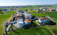 Modern four bedroom villa for sale in Dromolaxia village 