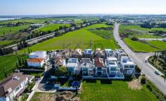 Spacious 5 bedroom villa in peaceful Dromolaxia area 