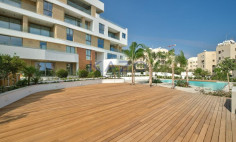 Beautiful three bedroom apartment with pool in Agios Tychonas 