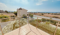 Beautiful 3 bedroom furnished villa with swimming pool for sale in Sea Caves