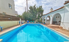 Spacious 4 bedrooms house for sale in Paralimni
