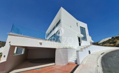 8 bedroom furnished villa with swimming pool for sale in Agios Tychonas