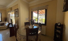 Spacious furnished four plus one bedroom house in tranquil Empa 