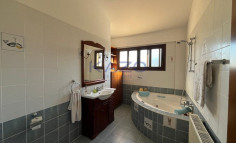Spacious furnished four plus one bedroom house in tranquil Empa 