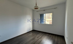 One bedroom apartment with extra room, communal pool in peaceful Tombs Of The Kings 