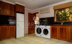 4 bedroom furnished villa with swimming pool for sale in Aradippou