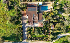 4 bedroom furnished villa with swimming pool for sale in Aradippou