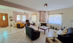 4 bedroom house in Oroklini 4 bedroom house in Oroklini